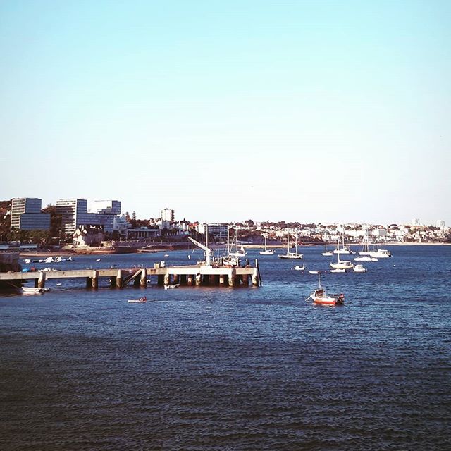 imagem da baia de Cascais com vista para o Estoril