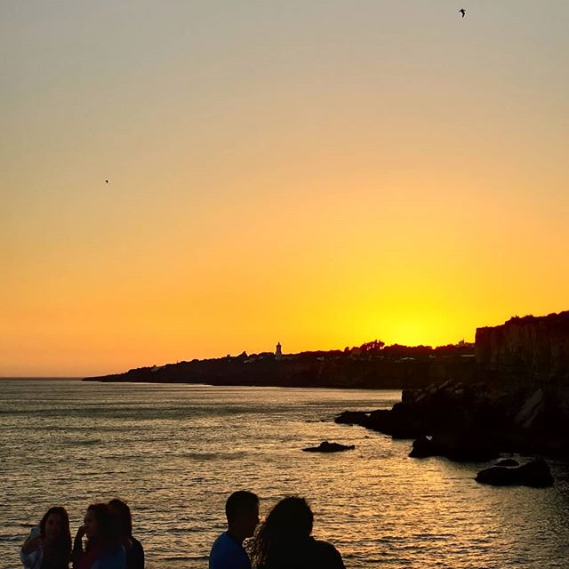 imagem do pôr do sol da Boca do Inferno em Cascais